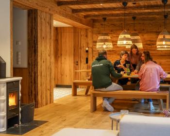 Abb. Einmal Tagungshütte mit allem