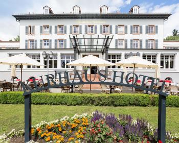 Abb. Vielfältige Möglichkeiten für Meetings im Grünen