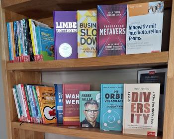 Abb. Unsere Tagungsbibliothek