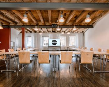 Abb. Glasfaser &amp; Malz: Technik trifft Tagungskultur