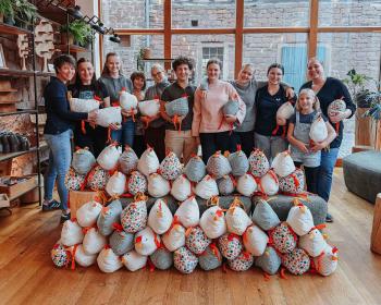 Abb. Hühner, Herz und Handarbeit