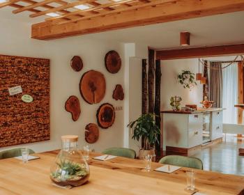 Abb. Bei uns gibt’s Natur draußen UND drinnen!