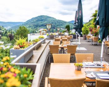 Abb. Aus Kick-Off wird sommerliches Mid-Off