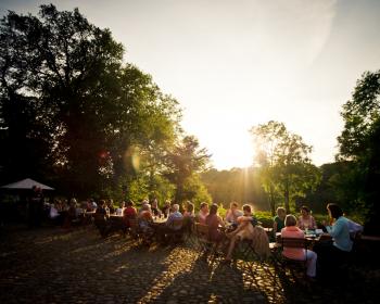 Abb. Effizient tagen, maximal profitieren: Sommerspezial 2025