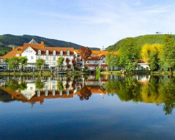 Abb. Wohlfühlen wie eine Forelle im Wasser