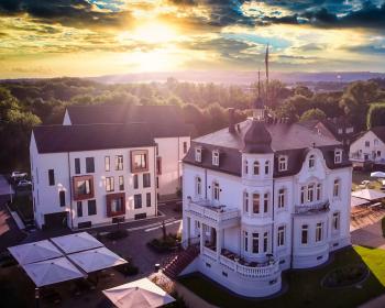 Abb. Chill &amp; Grill an der Villa Raab