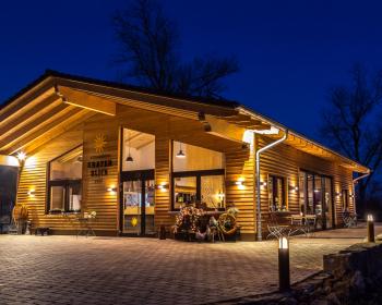 Abb. Weihnachtszauber in unserer Berghütte Kraterblick